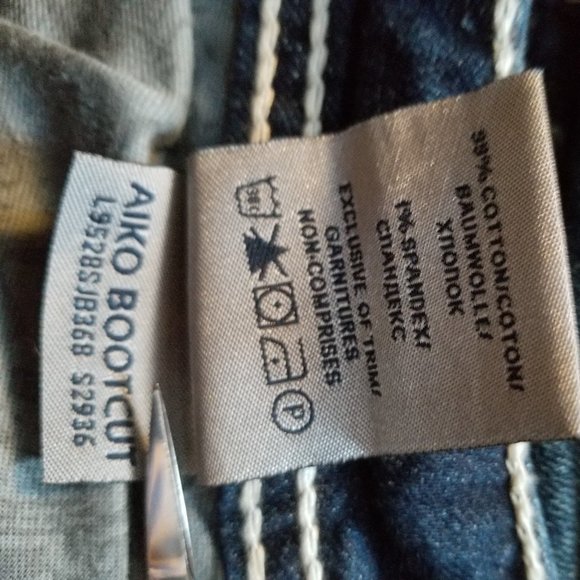 Silver Jean's Aiko Bootcut - Picture 6 of 10